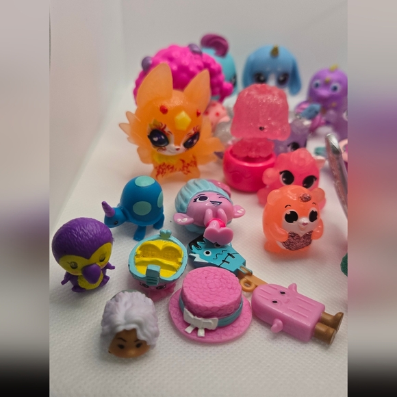 Colorful Small Pet Figurine Set - Picture 2 of 6